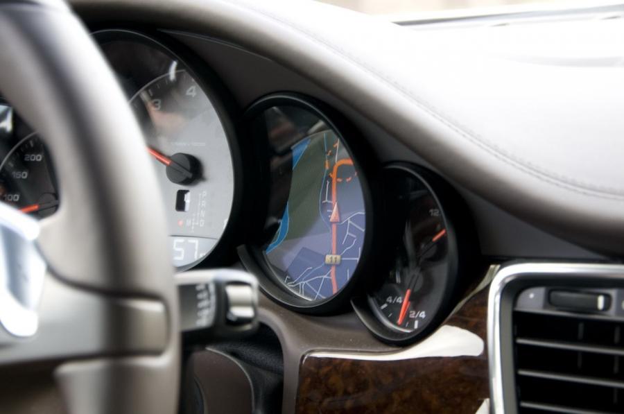  Porsche Panamera 2009 года  (фото 74 из 144)
